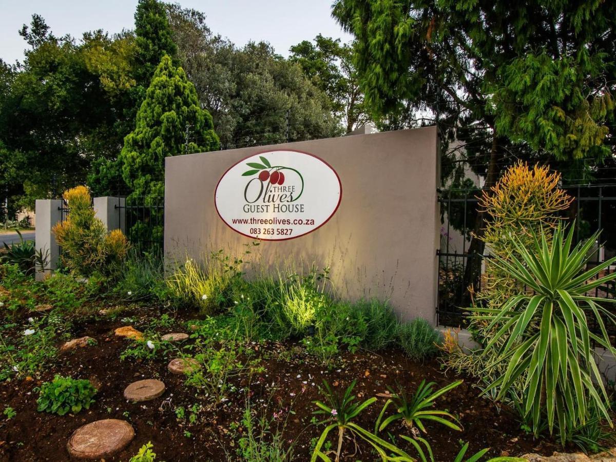 Three Olives Guesthouse เซนทูเรียน ภายนอก รูปภาพ