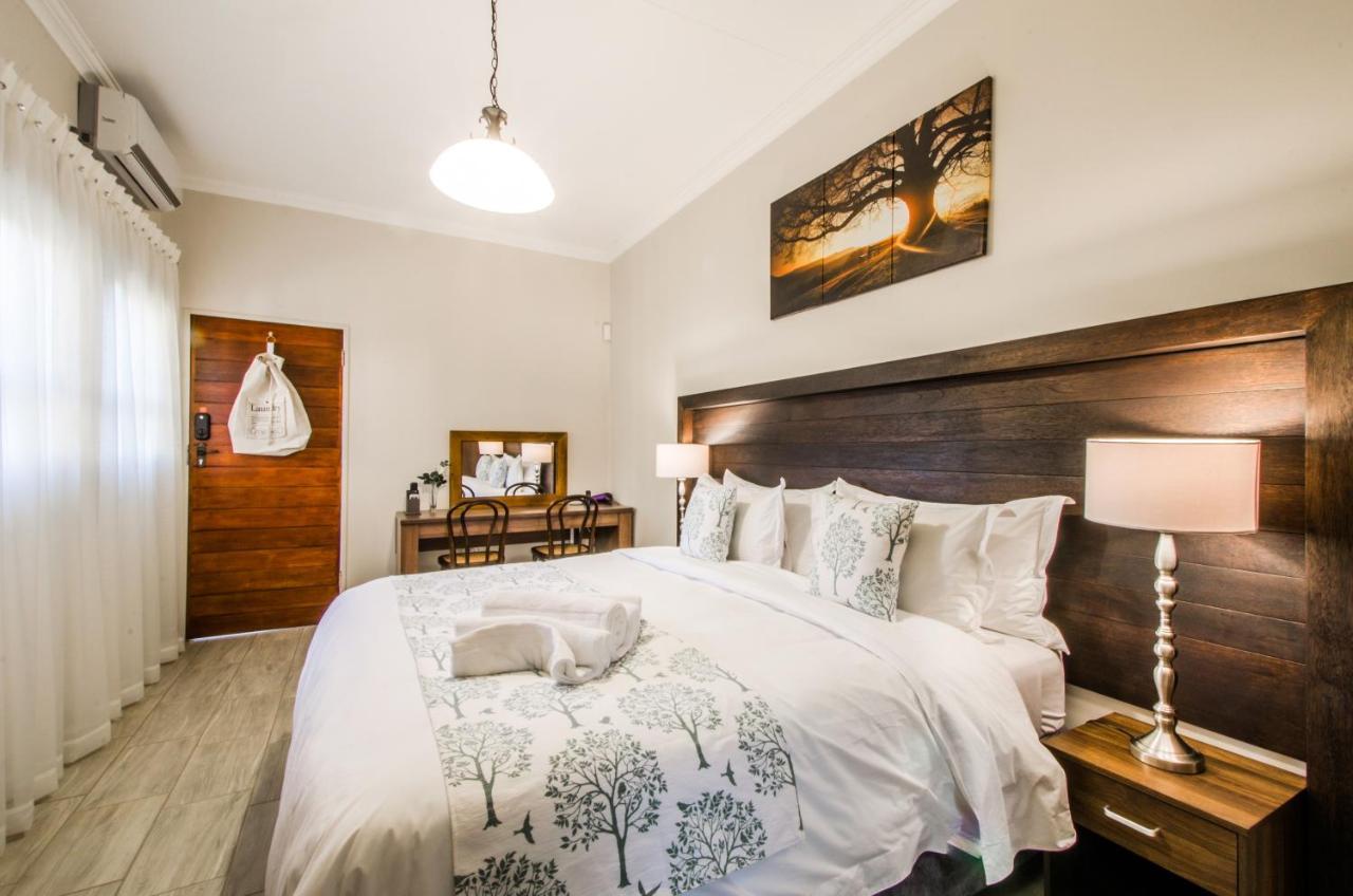 Three Olives Guesthouse เซนทูเรียน ภายนอก รูปภาพ