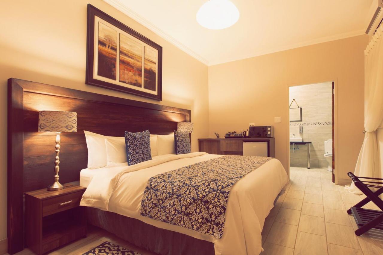 Three Olives Guesthouse เซนทูเรียน ภายนอก รูปภาพ