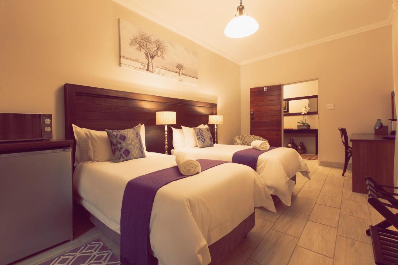 Three Olives Guesthouse เซนทูเรียน ภายนอก รูปภาพ